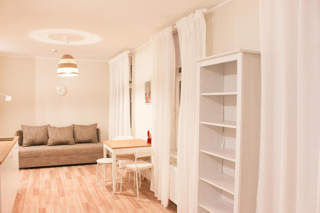Bright Spacious Apartment In Riga With Free Parking Exterior photo