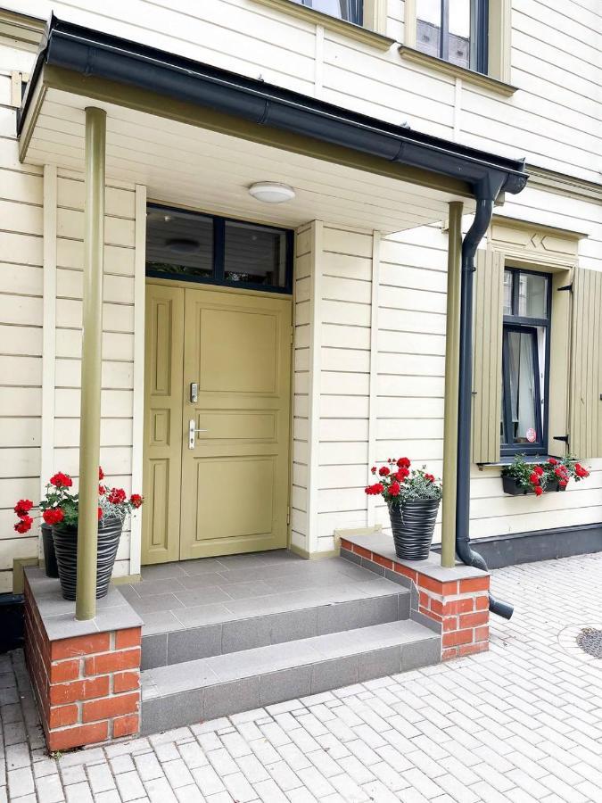 Bright Spacious Apartment In Riga With Free Parking Exterior photo