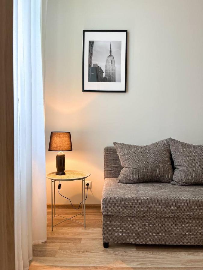 Bright Spacious Apartment In Riga With Free Parking Exterior photo