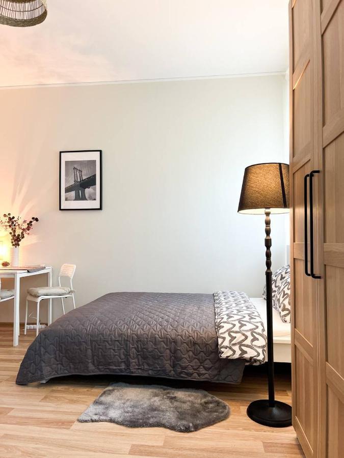 Bright Spacious Apartment In Riga With Free Parking Exterior photo