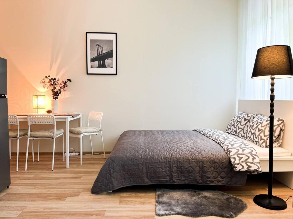 Bright Spacious Apartment In Riga With Free Parking Exterior photo